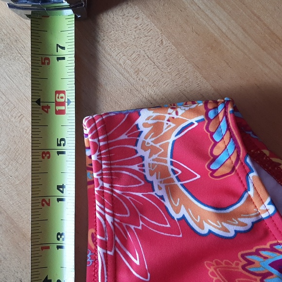 NWOT Venus bikini bottoms with free bonus top. - Picture 5 of 5